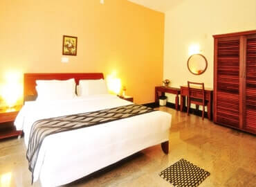 Queen Bedroom
